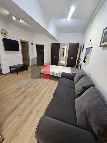 Piata Alba Iulia- Unirii- Garsonieara de vanzare- cu centrala