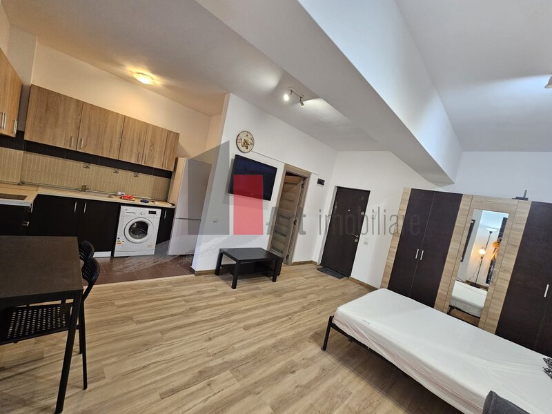 Piata Alba Iulia- Unirii- Garsonieara de vanzare- cu centrala