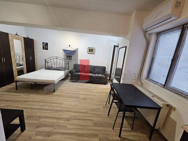 Piata Alba Iulia- Unirii- Garsonieara de vanzare- cu centrala